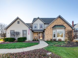 7 White Barn Rd, Vernon Hills, IL 60061