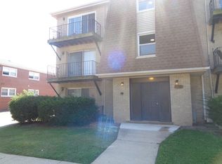 7041 99th St APT 2E, Chicago Ridge, IL 60415