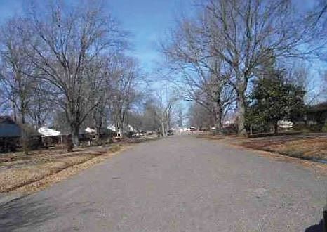 2nd image of 1406 Chatham Ln