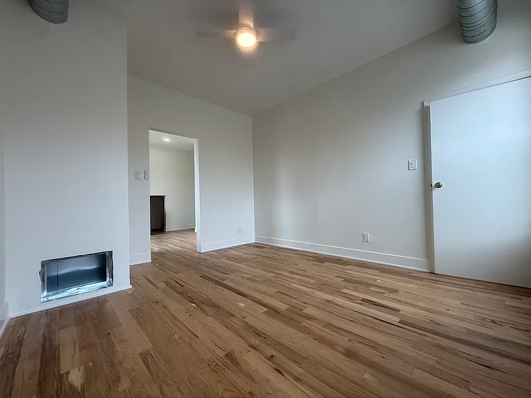 2013 S Loomis St #2R — Photo 8