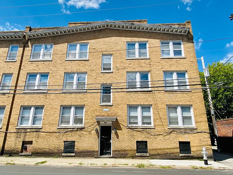 800 N. Sheppard St. — Photo 1