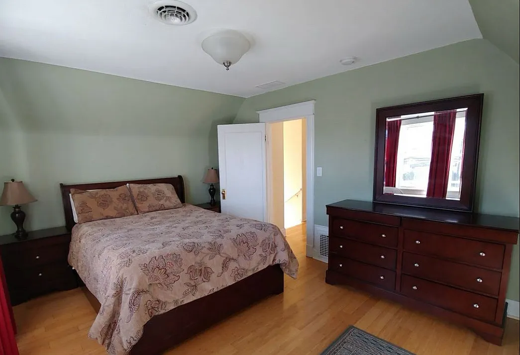 1 bed, 738 sqft, $2,300 — Photo 4