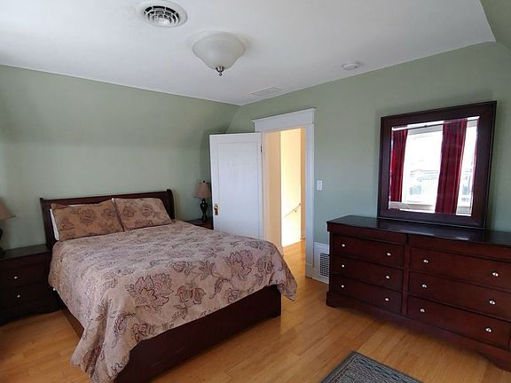 4th image of 1819 Spruce St #1/2