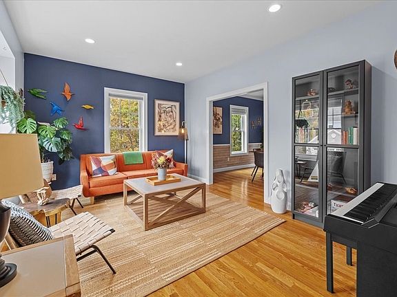 5th image of 31 Osborne Hill Dr