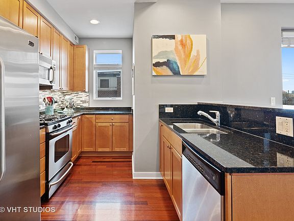 5th image of 1600 N Marshfield Ave APT 305