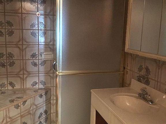 5th image of 2410 Willowby Dr