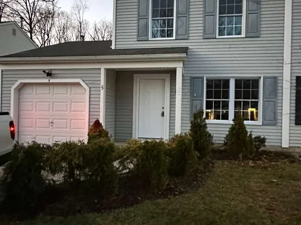 5 Woodmill Dr, Clementon, NJ 08021