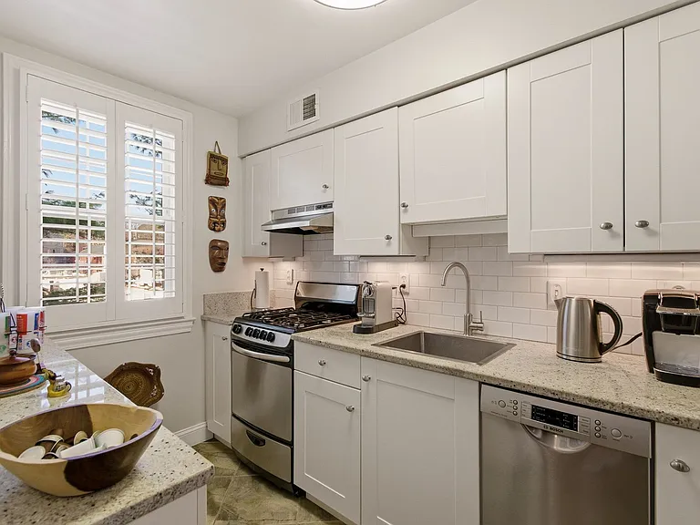 2736 Ordway St NW #5 — Photo 8