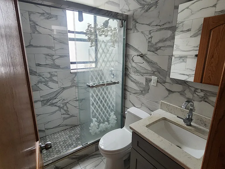 Maple Ave — Photo 4