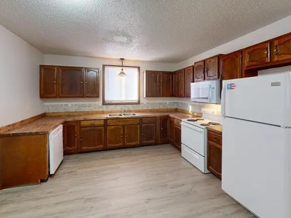 1500 1st Ave NW APT 2, Mandan, ND 58554
