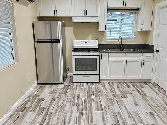 2nd image of 11907 Rose Hedge Dr #1/2