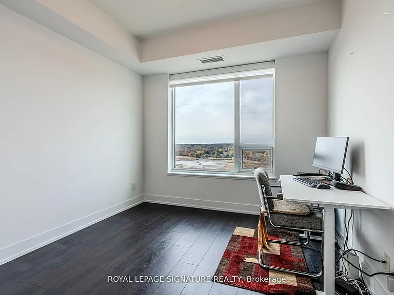 1215 Bayly St #Penthouse 206 — Photo 17