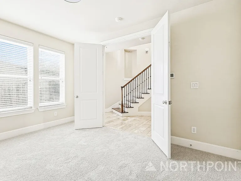 2710 Cohn Gdn — Photo 9