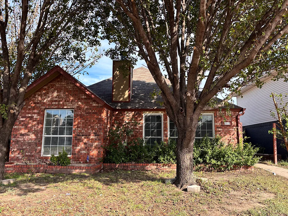 2112 Westmore Dr