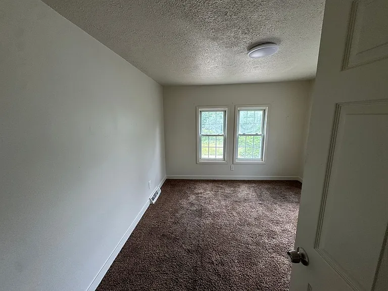 180 Central Ave — Photo 12