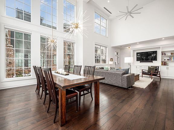 4th image of 107 N 6th St #Townhouse 70