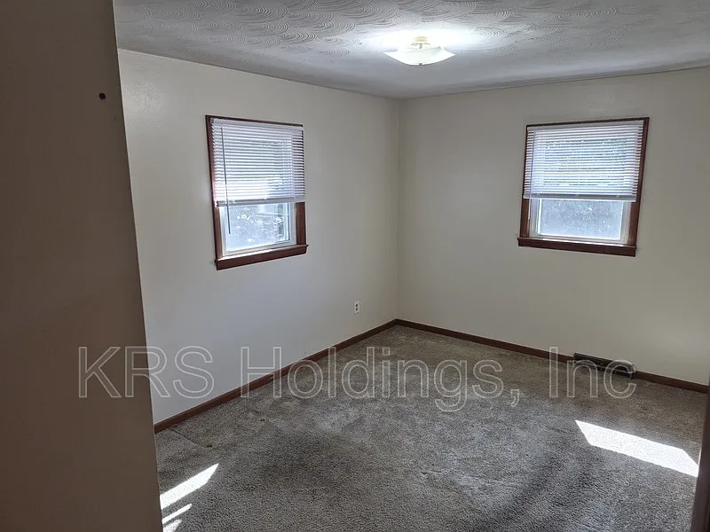 3 bed, 1.5 bath, 1140 sqft, $1,295 — Photo 4