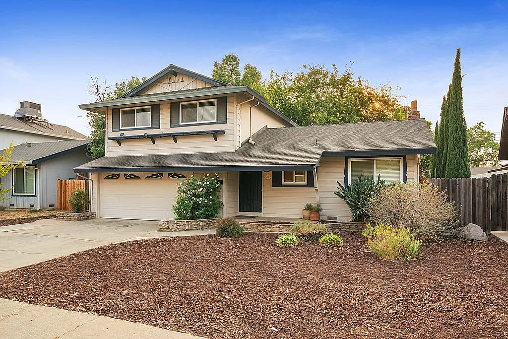 3020 Winchester Way photo 1