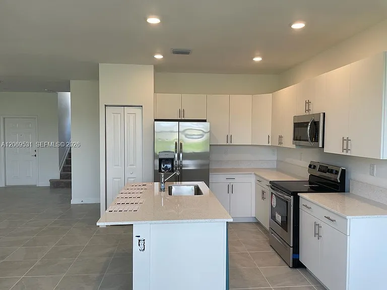 10007 SW 231st Ln — Photo 6