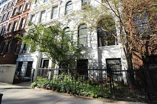 Rented by Luxor Homes & Investment Realty | media 33