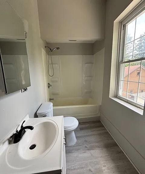 811 S Main St #811 — Photo 4