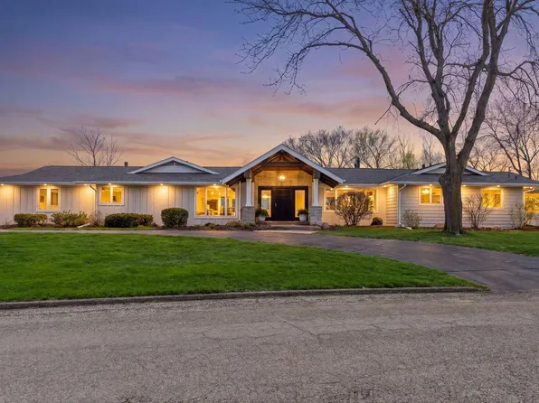 1155 Heritage Ln, Wayzata, MN 55391