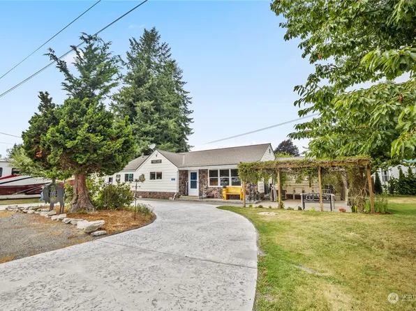 821 E Olympia Avenue, Burlington, WA 98233
