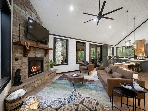 116 Hickory Ridge Rd, Broken Bow, OK 74728