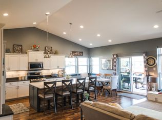 645 Penn Ridge Dr, North Liberty, IA 52317