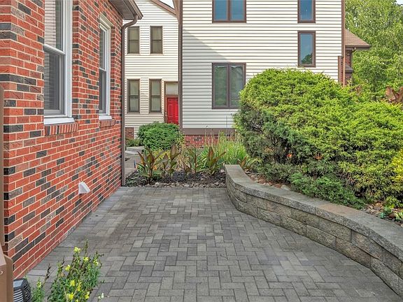 2nd image of 204 Spring Run Dr