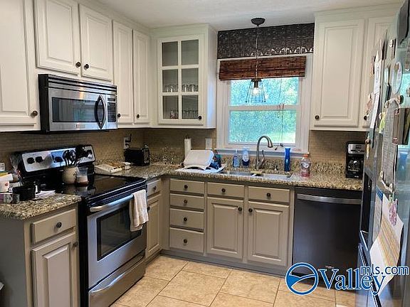 4th image of 120 Shady Oak Ln