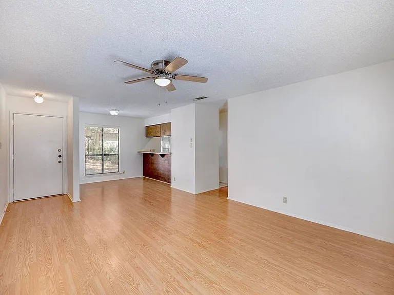 5619 Clay Ave #B — Photo 3