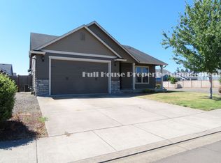 989 SW Coral St, Junction City, OR