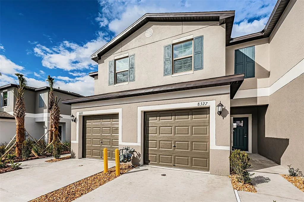 2 bed, 2.5 bath, 1513 sqft, $2,100 — Photo 1