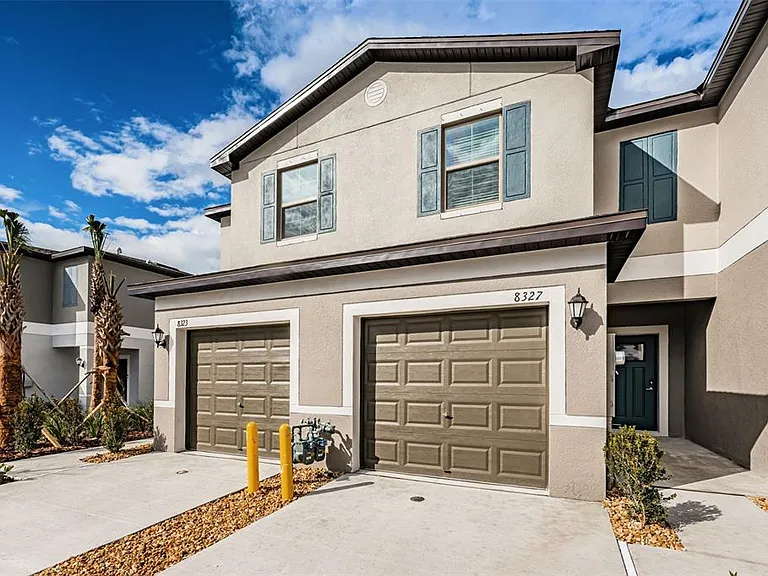 8327 Crescent Oaks Dr — Photo 1