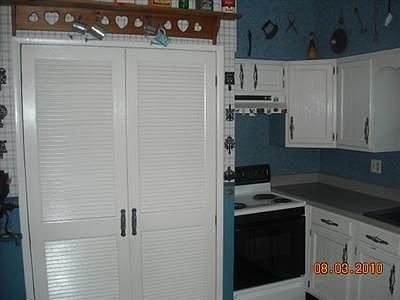 5th image of 149 Forest St