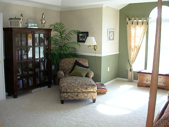 Master bedroom sitting area