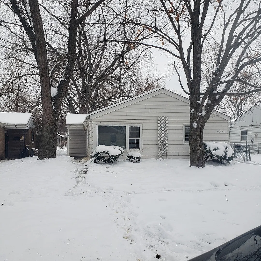 16841 Anthony Ave photo 1