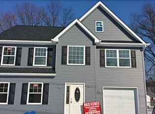 46 Idlewild Rd, Edison, NJ 08817