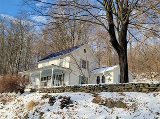 114 Half Moon Rd, Lloyd, NY 12528