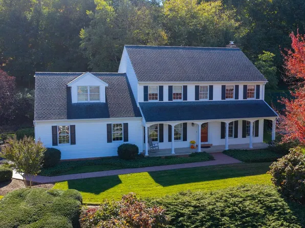 3020 Westwood Dr, Lancaster, PA 17601