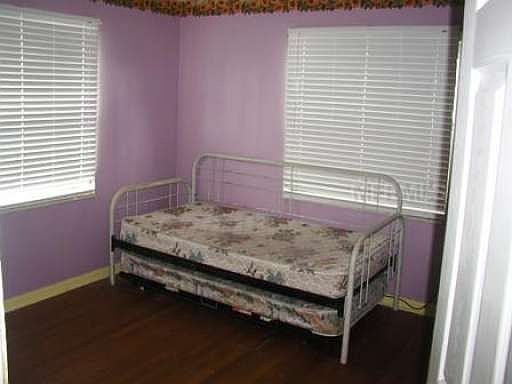 5th image of 48 Shady Oak Ave
