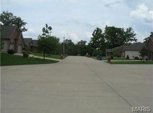 321 Country Villa Ln, Washington, MO 63090