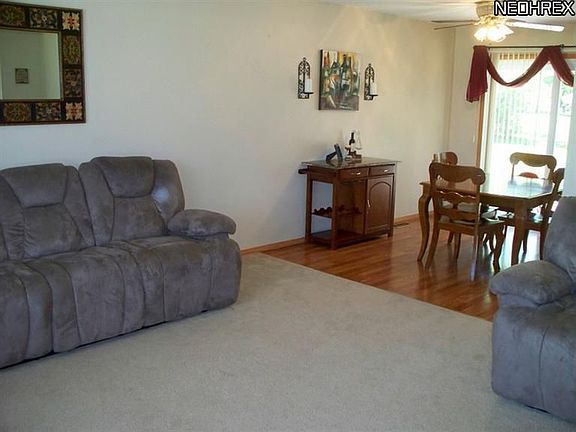 2nd image of 174 W Overlook Dr