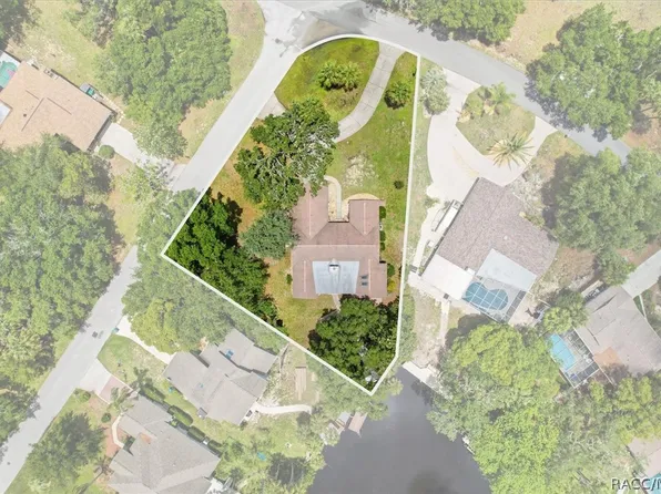 5109 S Running Brook Dr, Homosassa, FL 34448