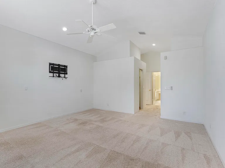 5279 Brookview Dr — Photo 20