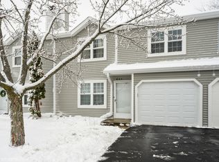 463 Meadow Hill Ln, Round Lake Beach, IL