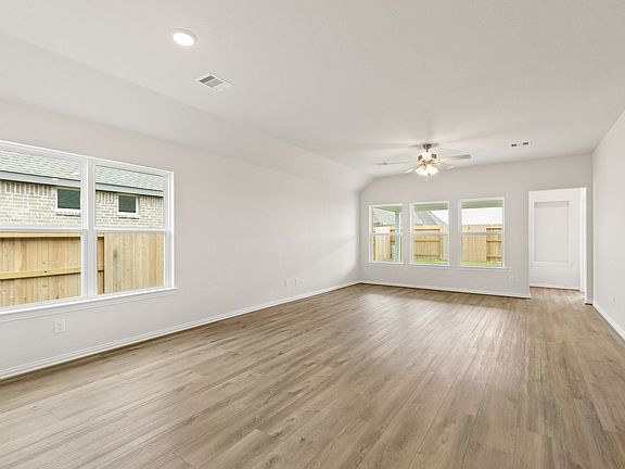4th image of 21926 Pecan Buff Dr