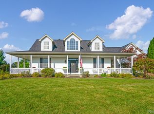 1215 Grosbeck Rd, Lapeer, MI 48446