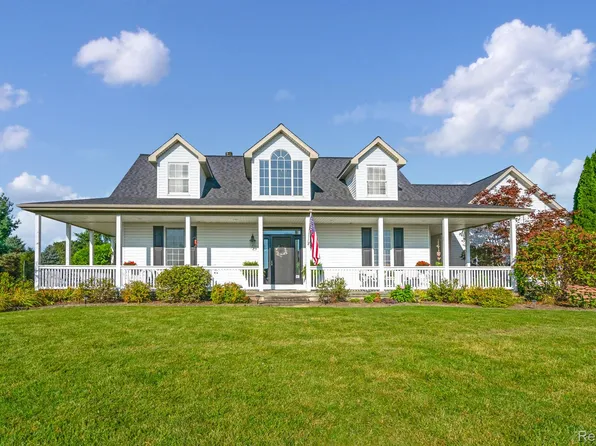 1215 Grosbeck Rd, Lapeer, MI 48446